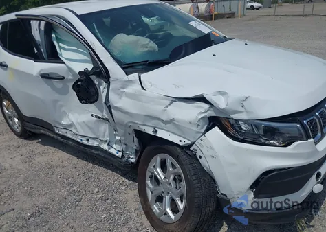 2024 Jeep Compass Sport 4X4 из США, поврежденный, VIN 3C4NJDAN4RT166395